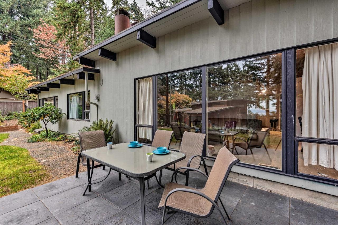 Updated 1970S Island Bungalow, 8 Miles To Seattle! Mercer Island Bagian luar foto